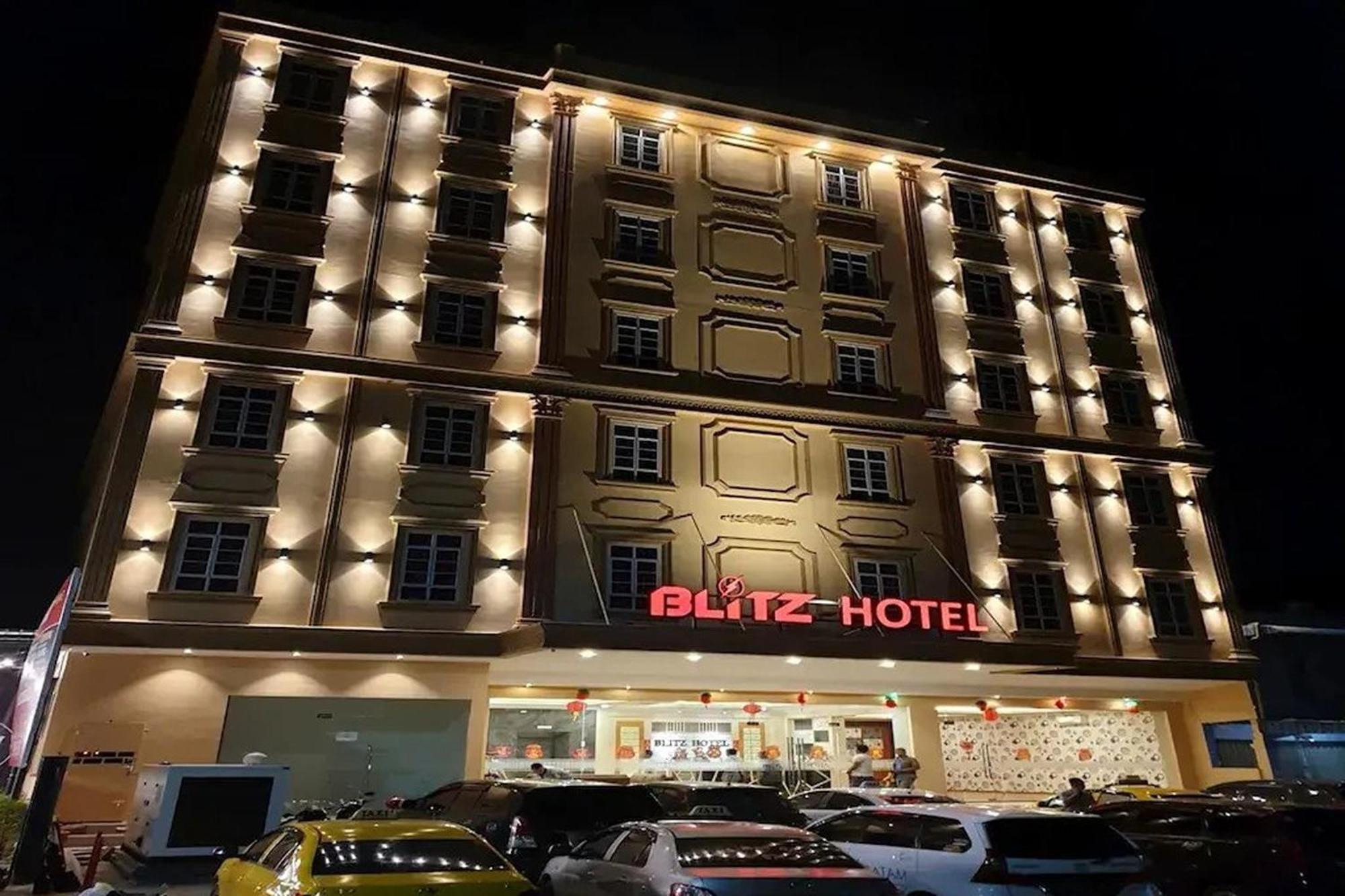 Blitz Hotel Batam Near Sultan Mahmud Ri'Ayat Shah Sekupang Kültér fotó